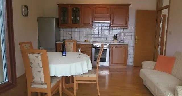 Apartmani Slavica Malinska